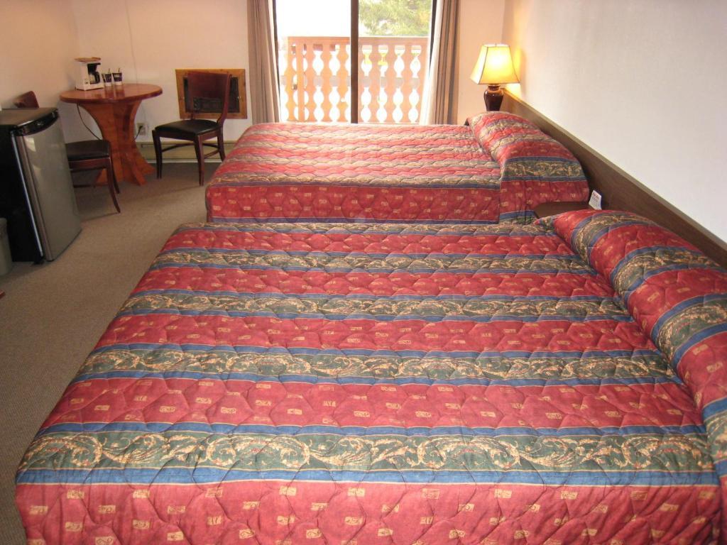 Alpen Motel Radium Hot Springs Habitación foto